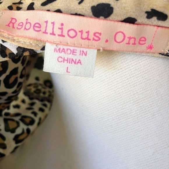 🎉Rebellious One Leopard Top - Picture 5 of 7